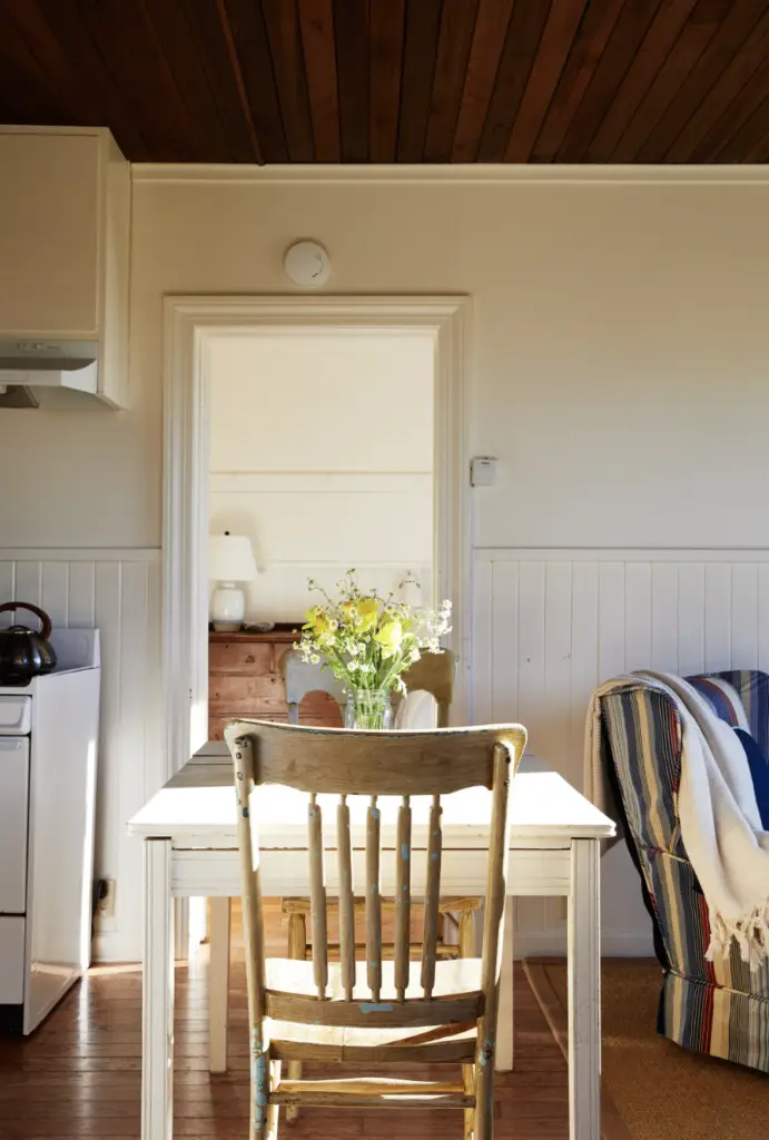 Mar Vista cottage interior